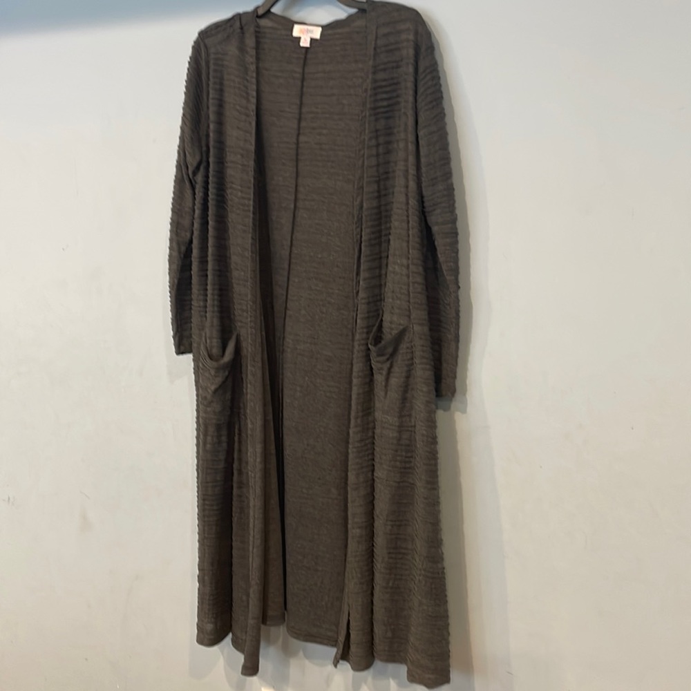 LuLaRoe Sarah gray size medium in great used condition barley worn